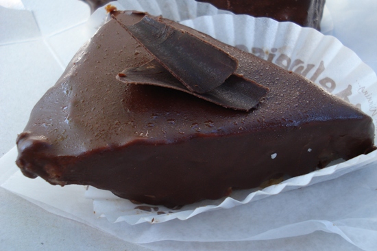 Chocolate-covered pecan pie 
